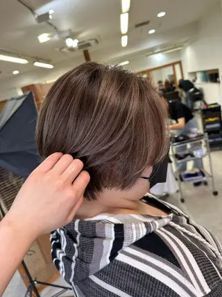 ショート カラー ブリーチカラー🫧 森　凪沙のヘアスタイル