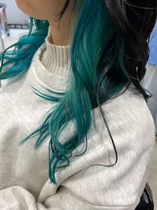 セミロング デザインカラー茅ヶ崎 オオタ カズキのヘアスタイル