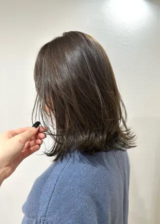 ミディアム カラー TRENCH　相澤 果歩のヘアスタイル