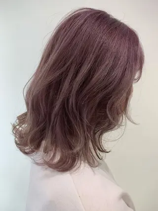 ミディアム カラー 薄田 珠美のヘアスタイル
