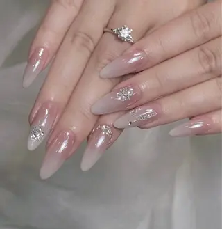 ネイル T.Lee Nail Lilyのネイルデザイン