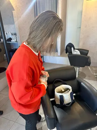 ミディアム カラー 森本 笑のヘアスタイル