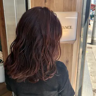 ロング カラー 関 彩花のヘアスタイル
