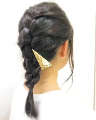 ミディアム ヘアアレンジ 長尾 桃佳のヘアスタイル