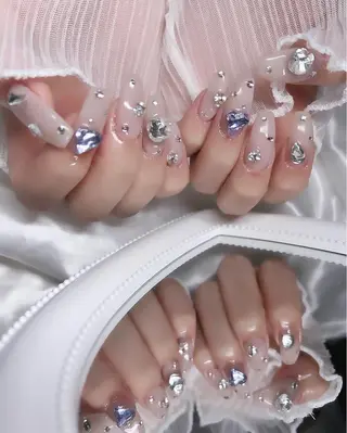 ロング ネイル マツエク・マツパ アイブロウ merci nailのネイルデザイン