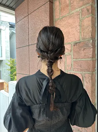 ヘアアレンジ ~洗練ナチュラル~ 🪵 岡田 知佳のヘアスタイル
