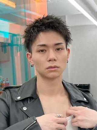 メンズ フェザーパーマ浦和 スパイキーショートのヘアスタイル