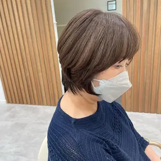 ショート カラー 井上 佳奈のヘアスタイル