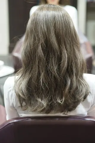 セミロング カラー 辻 竜也　のヘアスタイル