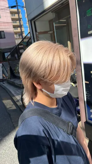 ショート カラー ブリーチ毛の縮毛矯正 ハイトーン/岡本智樹のヘアスタイル