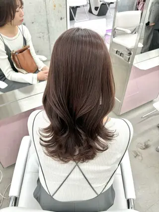 セミロング 𝑨𝑴𝑰 🎀 モテガーリーヘア🤍のヘアスタイル