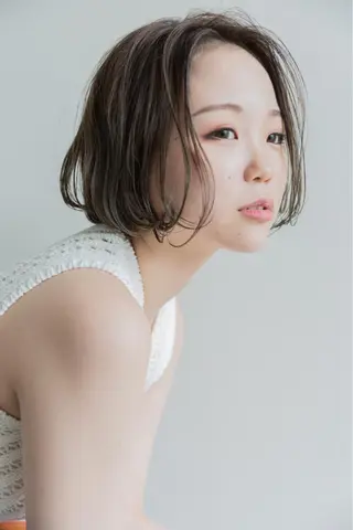 ショート カラー ツジガキ ユウスケのヘアスタイル