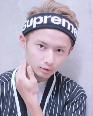 ショート カラー パーマ メンズ 及川 光のヘアスタイル