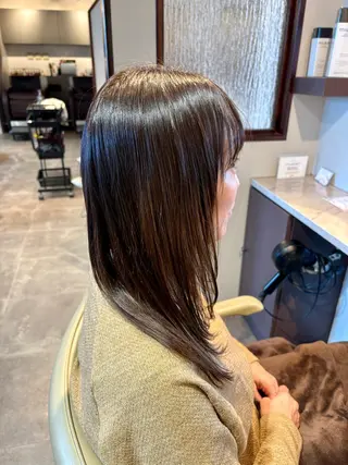 ロング 襟川 彩奈のヘアスタイル