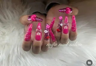 ロング 大田 美笛香のネイルデザイン