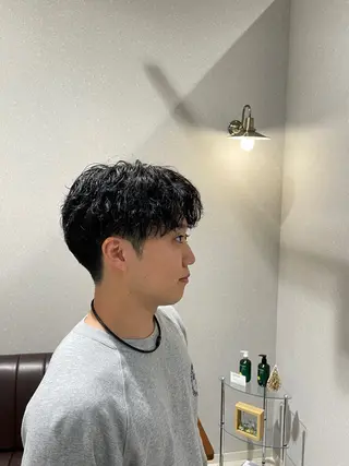 ショート パーマ メンズ 伊藤 健太郎のヘアスタイル