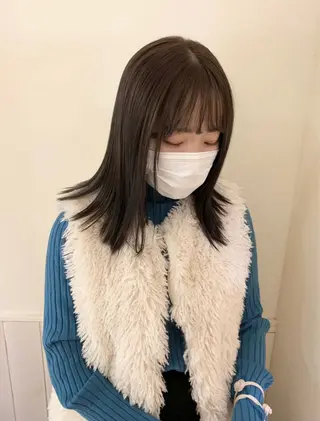 セミロング カラー 落合希 Olivebeigeのヘアスタイル