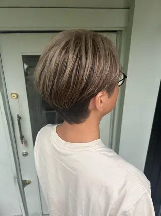 カラー メンズ アオバ / ハイトーンカラーのヘアスタイル