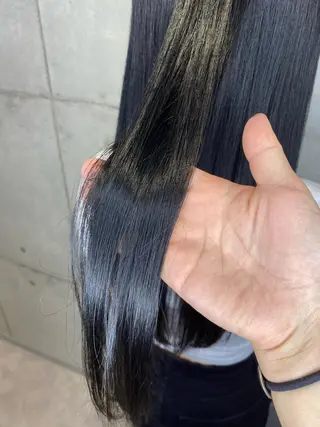 ロング newi WASHIOのヘアスタイル