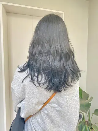 セミロング カラー ヘアアレンジ 赤み消しグレージュ 🫒ｒｅｏｎのヘアスタイル