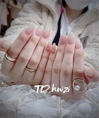 ミディアム めぐみのネイルサロン スタッフ練習のネイルデザイン