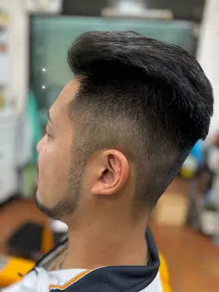 ショート やました 理容所のヘアスタイル