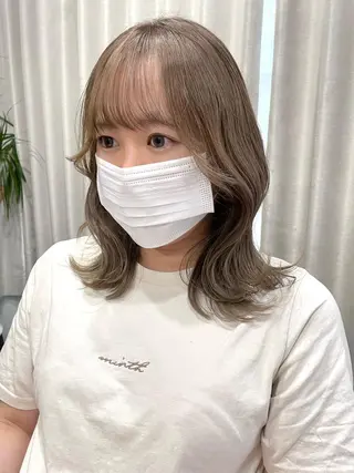 ミディアム カラー 中村 友美のヘアスタイル