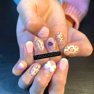 ネイル 個性派ネイルサロン 💅🏼ターコイズのネイルデザイン