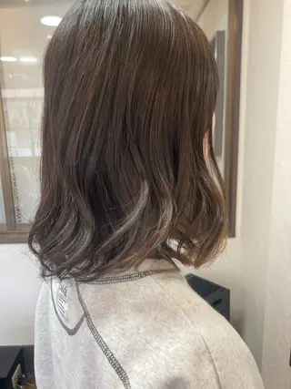 ミディアム 池岡 洋子のヘアスタイル