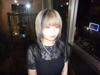 セミロング 心斎橋/ハイトーン/ レイヤーカットのヘアスタイル