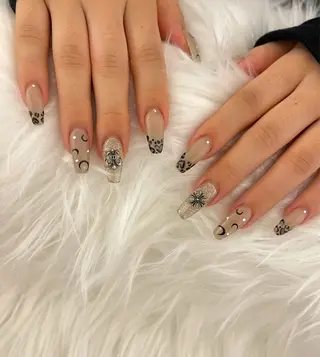 ネイル nail salon hoLLyhockのネイルデザイン