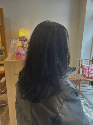 セミロング 内田 めいのヘアスタイル