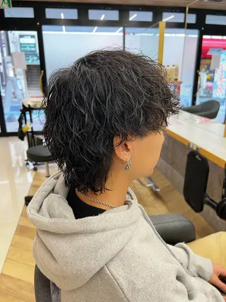 ミディアム パーマ メンズ 🏅メンズ特化 ヤマクラ タイキのヘアスタイル