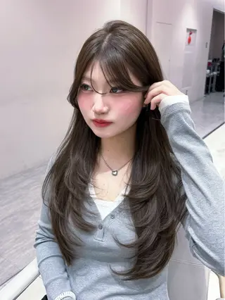 セミロング 赤み消し透明感カラー 似合わせ前髪柴田礼空のヘアスタイル