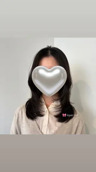 セミロング レイヤー🩵オリーブ /透明感/Miuのヘアスタイル