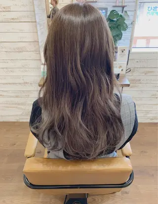 ロング 小坂 愛美のヘアスタイル