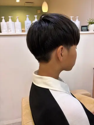 ショート 吉井 愛のヘアスタイル