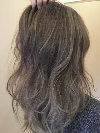 ミディアム カラー ヘアアレンジ IVY villa Suzu.のヘアスタイル