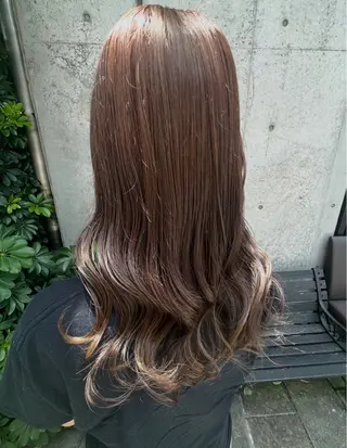 ロング 東村 桃花のヘアスタイル