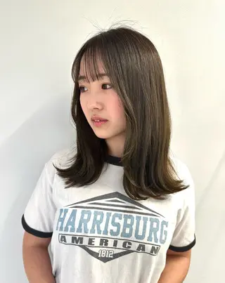 ミディアム 山本 菜月のヘアスタイル