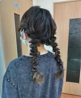 ロング ヘアアレンジ yui .のヘアスタイル