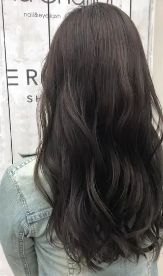 ロング カラー あだち ゆかのヘアスタイル