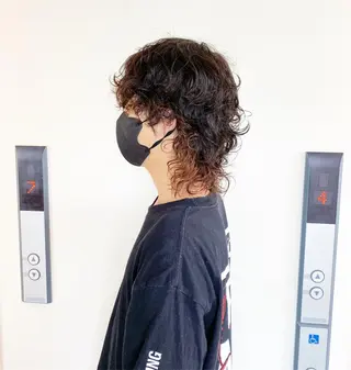 メンズ 大阪ウルフカット ハッシュカットのヘアスタイル