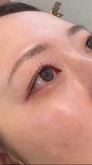 マツエク・マツパ 倉地 更彩のヘアスタイル