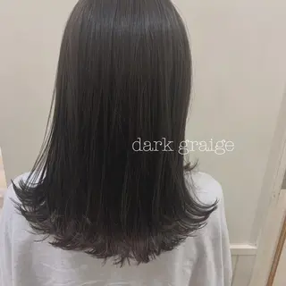 ミディアム カラー ぱつっとボブ/ 小野あかねのヘアスタイル