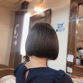 ミディアム カラー 山崎 絵莉香のヘアスタイル
