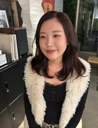 セミロング アワタケ リンのヘアスタイル