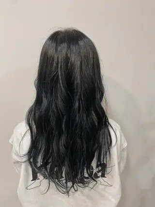 ロング カラー ioe 岡本のヘアスタイル