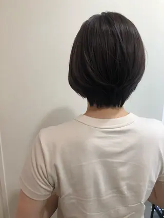 ショート カラー MIOベージュカラー 柔らかいカラーのヘアスタイル