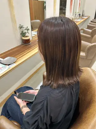 ミディアム なつめ🐶ショート ベージュカラーのヘアスタイル